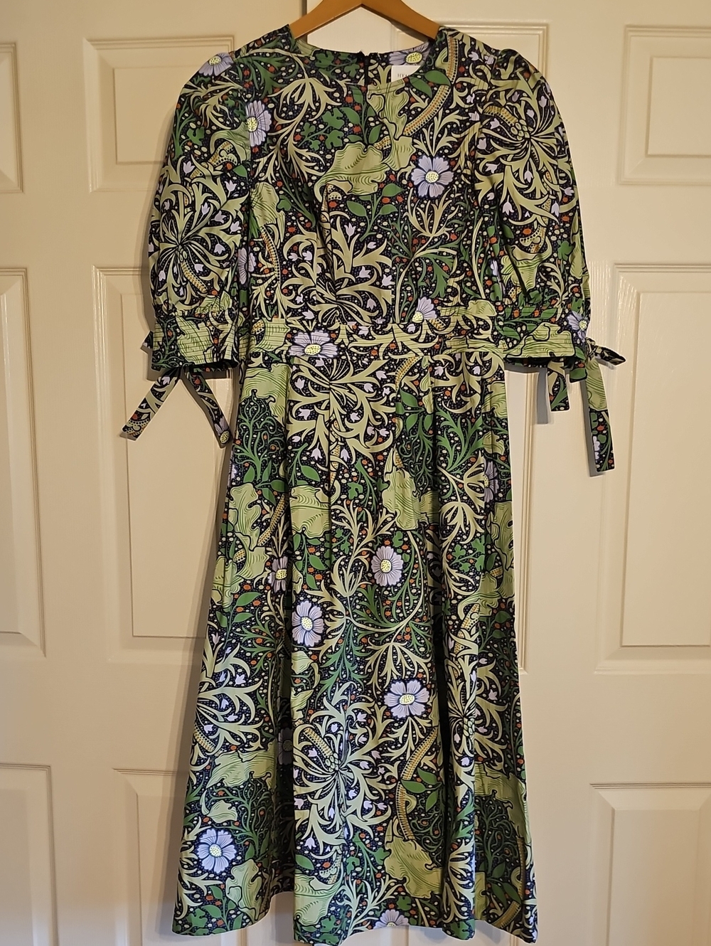 NWT Hyacinth House Green Floral Midi Dress with Puff Sleeves - Picture 2 of 9